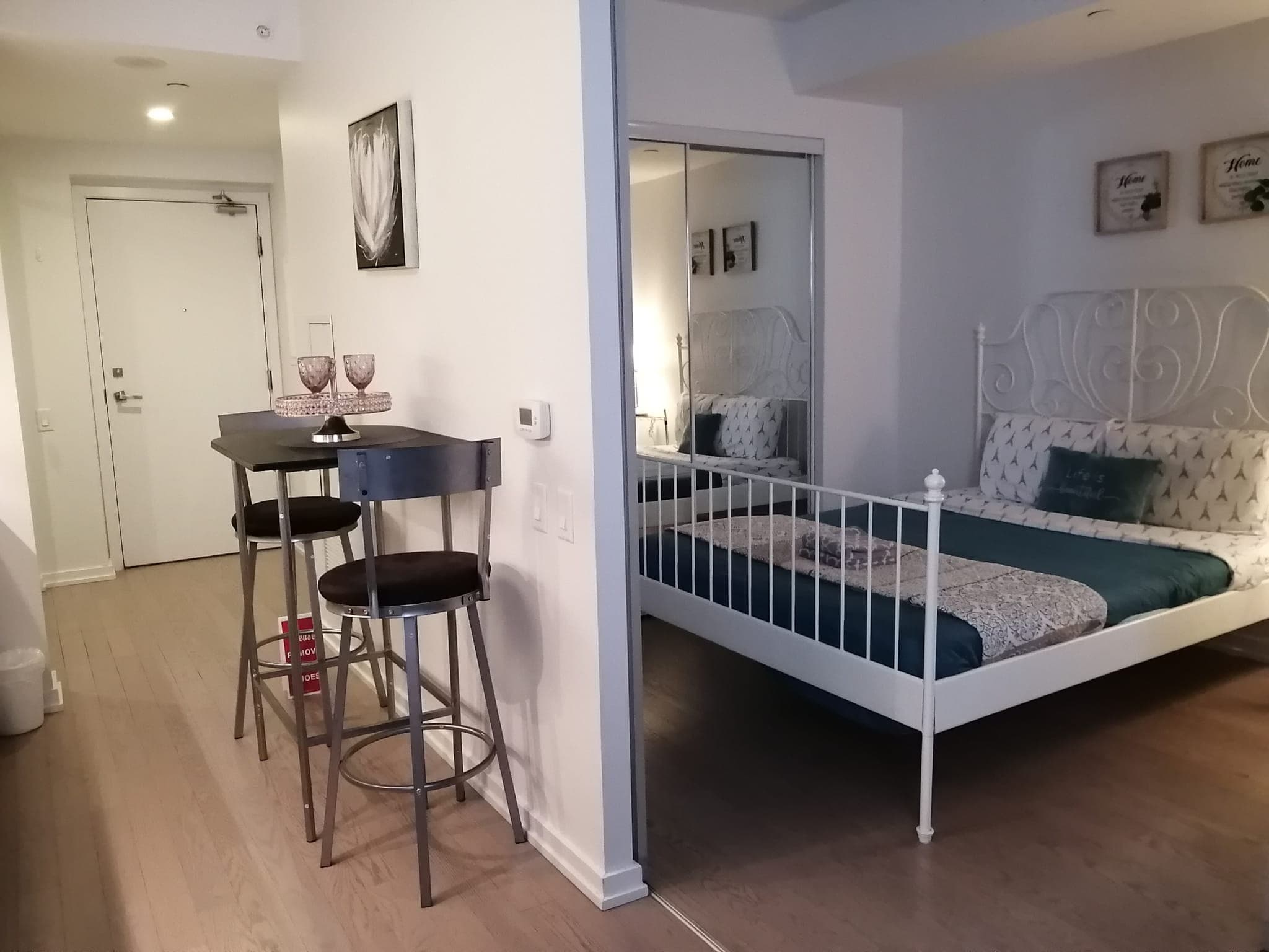 Downtown Skyline — 1 Bedroom Entertainment Area